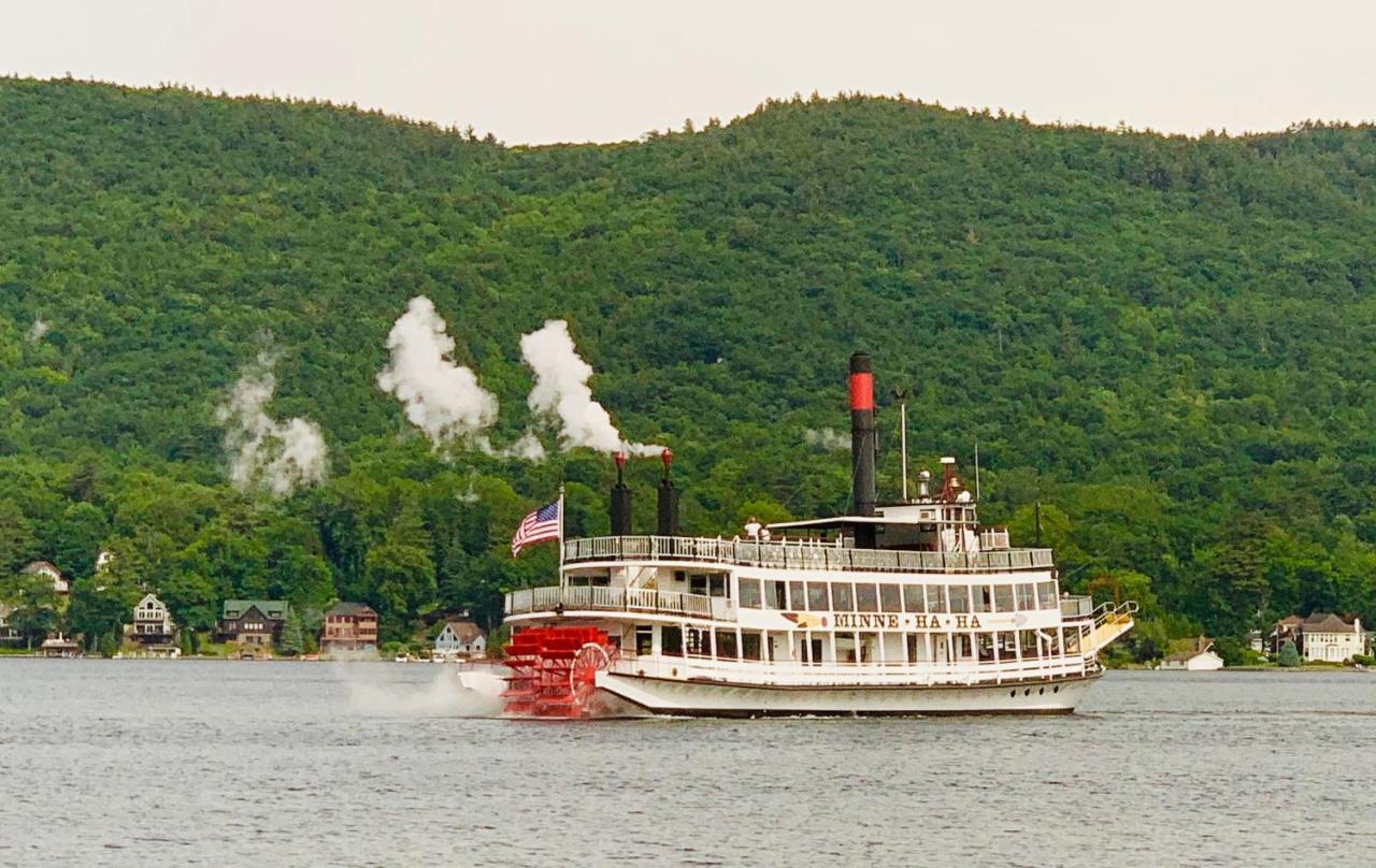 Motel Montreal Lake George Exteriör bild