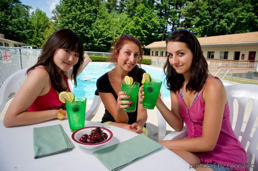 Motel Montreal Lake George Restaurang bild