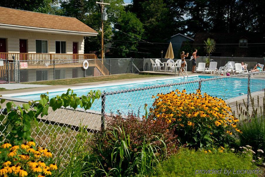 Motel Montreal Lake George Exteriör bild