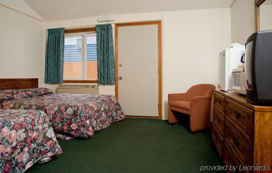 Motel Montreal Lake George Exteriör bild